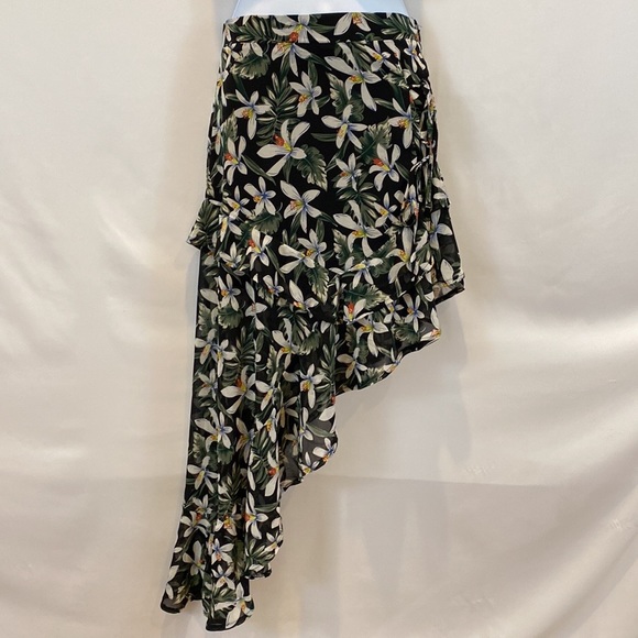 LF Seek the Label asymmetrical floral mini skirt with ruffle hem S NWT - Picture 15 of 15